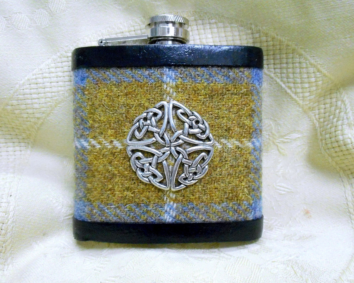 Harris-tweed-hip-flask-celtic-knot-groomsman-best-man-gift-scotland-wedding