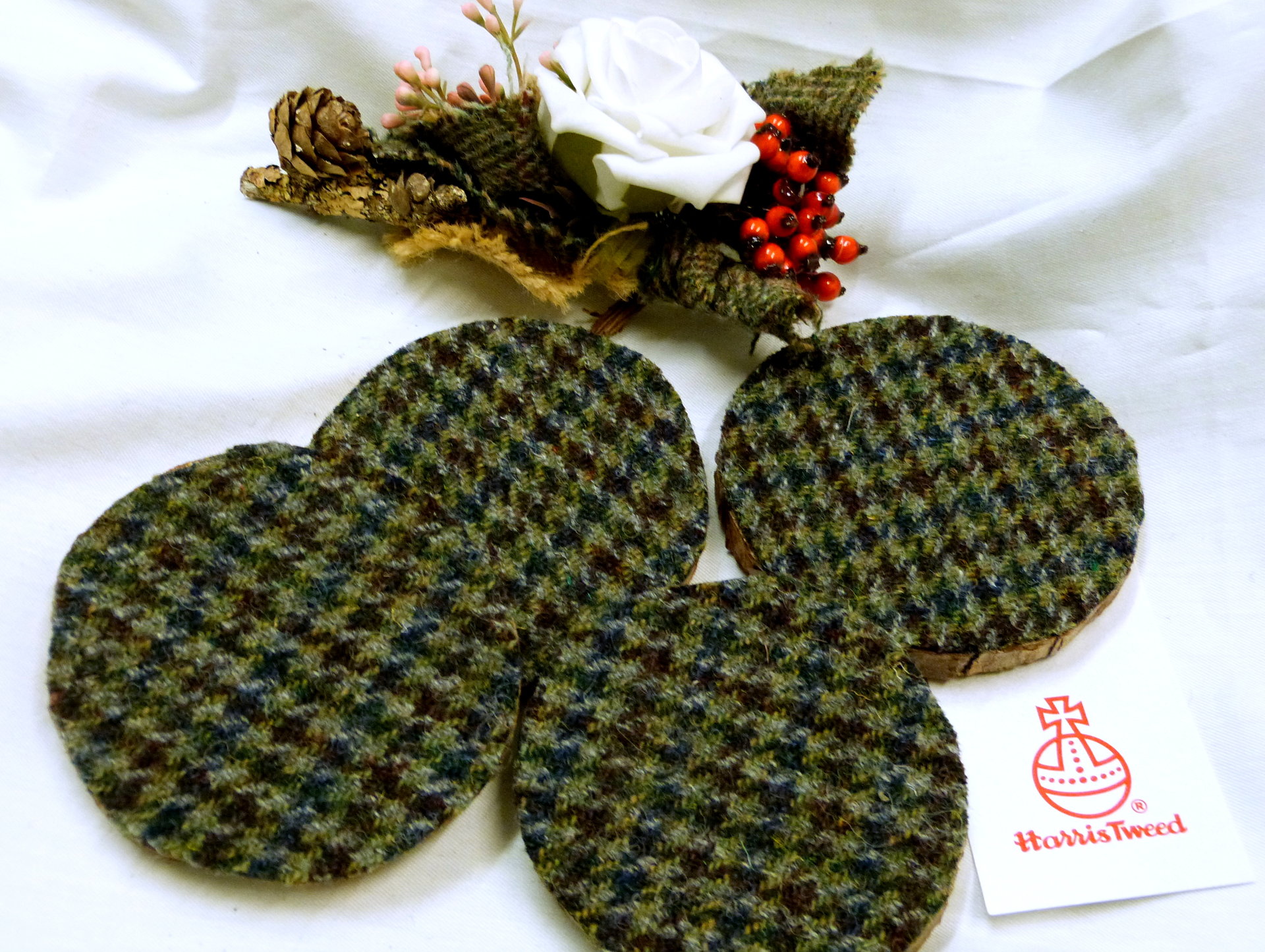 Wood slice Harris Tweed drinks coasters Green blue houndstooth unique handmade gift made in Scotland