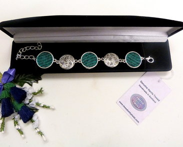 Harris-Tweed-jewellery-bracelet-green-celtic-spiral-knot