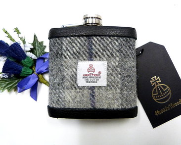 Harris-tweed-hip-flask-grey-and-silver-tweed-with-a-twist