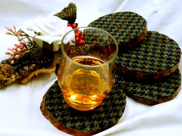 Wood slice Harris Tweed drinks coasters Green blue houndstooth unique handmade gift made in Scotland