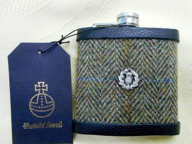 Harris-tweed-hip-flask-with-scottish-thistle