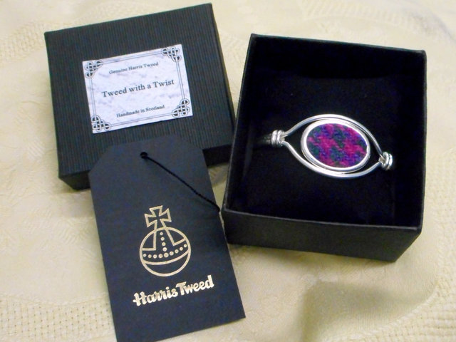 Harris-tweed-bangle-purple-pink-silver