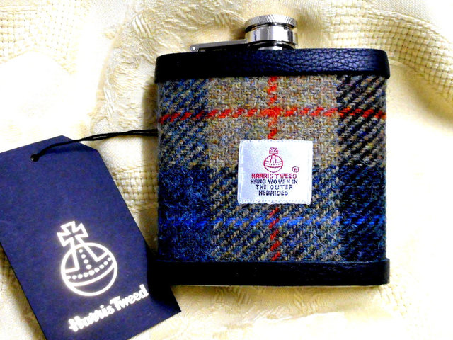 Harris-tweed-hip-flask-beige-blue-red-and-black-tweed-with-a-twist