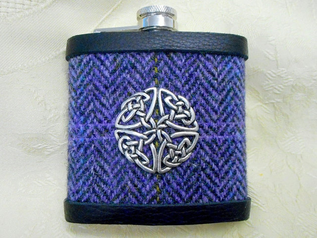 Harris-tweed-hip-flask-celtic-knot-purple-lgroomsman-gift-scotland-wedding