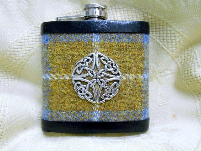 Harris-tweed-hip-flask-celtic-knot-groomsman-best-man-gift-scotland-wedding