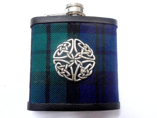 Black-watch-tartan-hip-flask-gift-for-men-celtic- knot