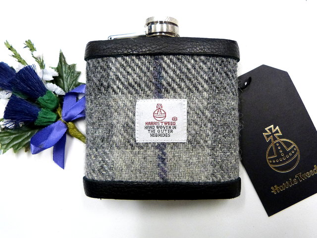 Harris-tweed-hip-flask-grey-and-silver-tweed-with-a-twist